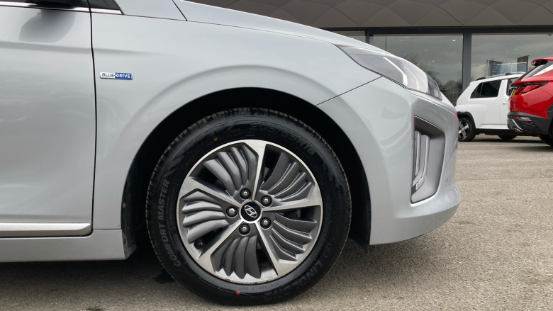 Hyundai IONIQ 1.6 GDi Plug-in Hybrid Premium SE 5dr DCT Hatchback